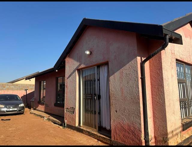 3 BEDROOM PROPERTY TO RENT IN PROTEA GLEN EXT